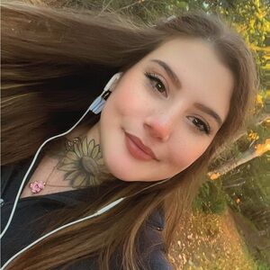 Meet your Posher, Selina